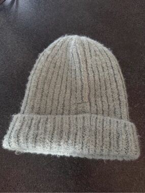 Cozy Ribbed Knit Beanie in Light Gray